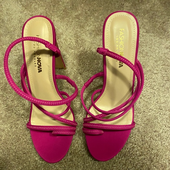 Drifting Slowly Heeled Sandals - Fuchsia - Picture 8 of 8